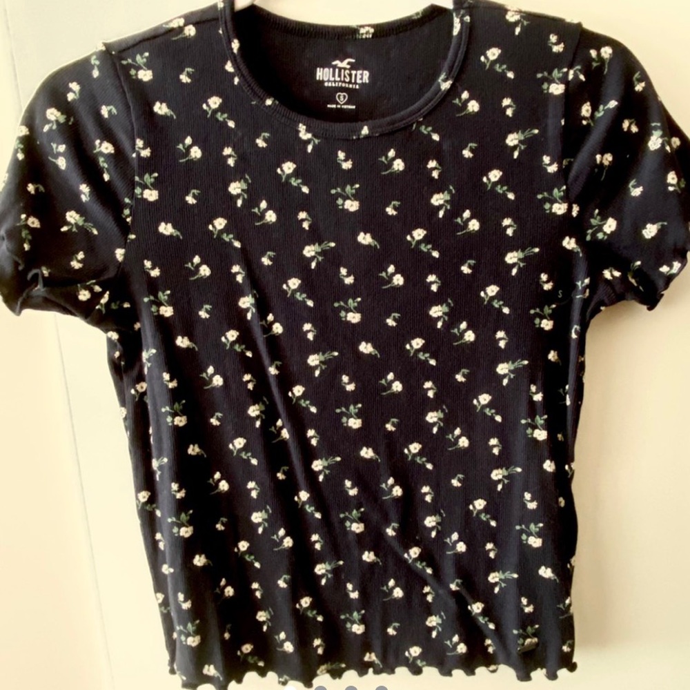 Cute Holister shirt
